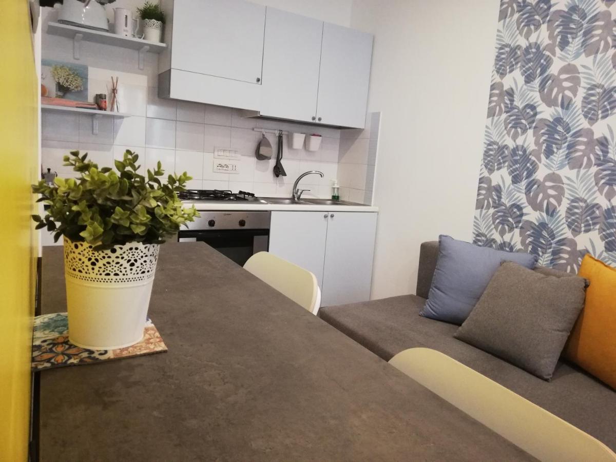 Divas Appartamento Neapel Exteriör bild